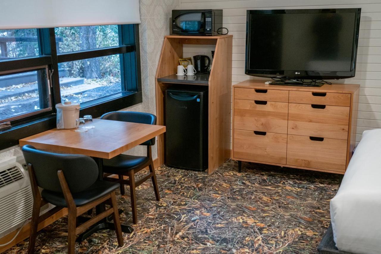 The Dorothy Motel バンフ エクステリア 写真