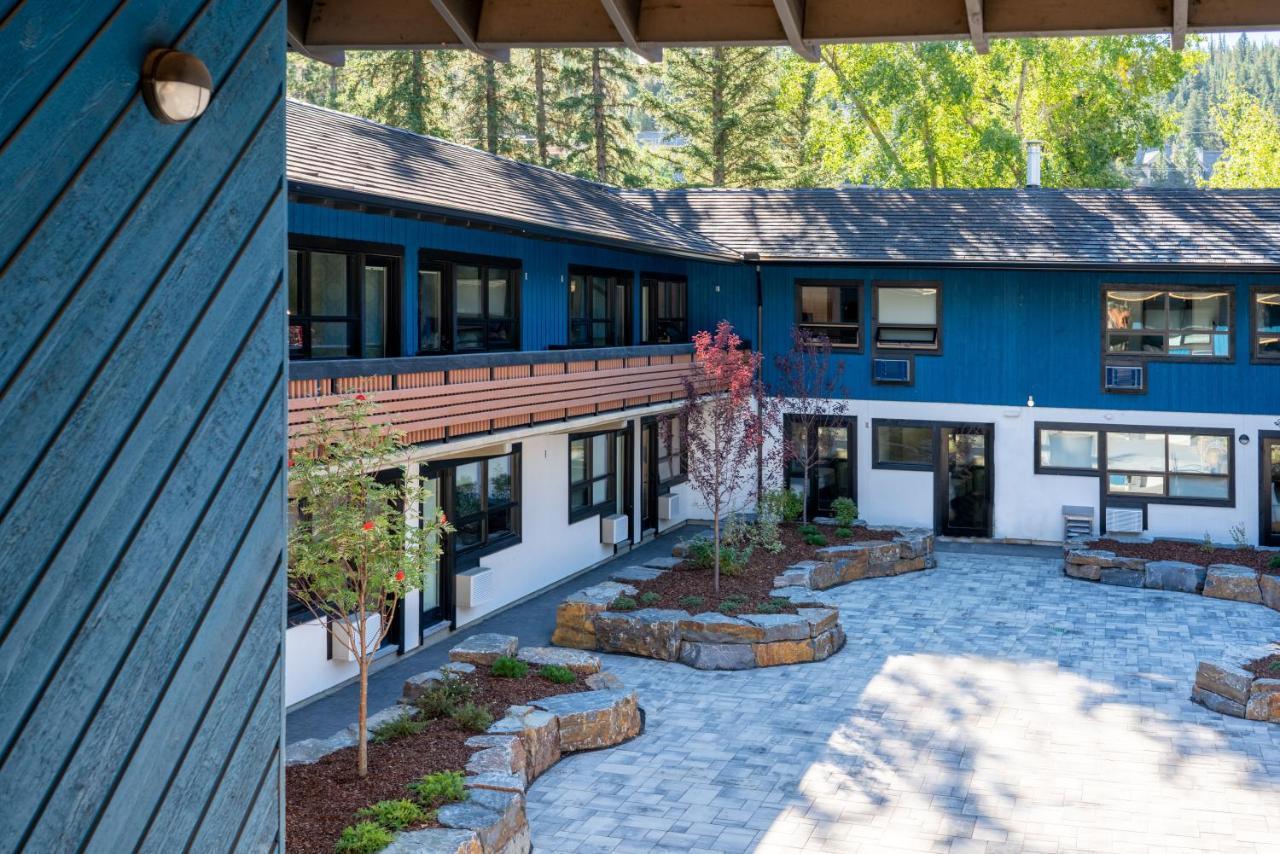 The Dorothy Motel バンフ エクステリア 写真