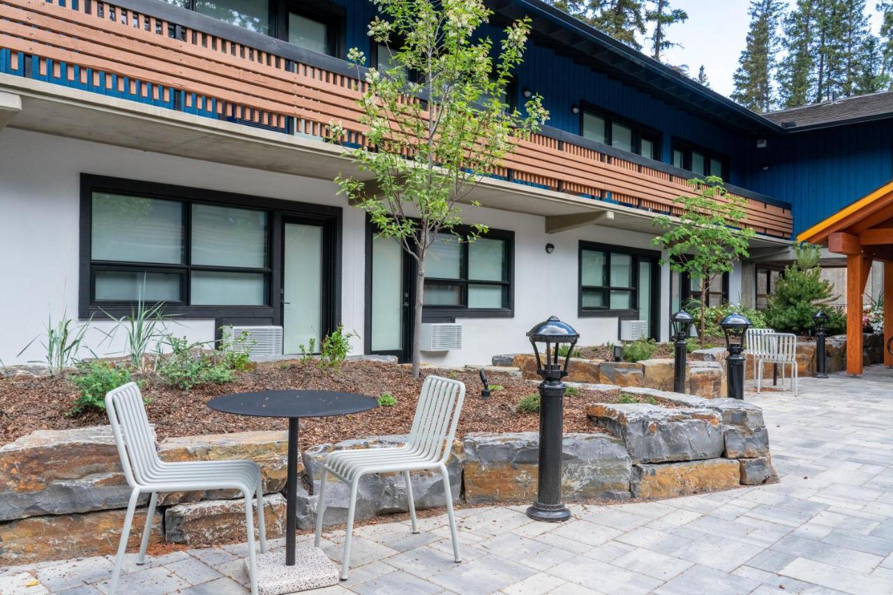 The Dorothy Motel バンフ エクステリア 写真