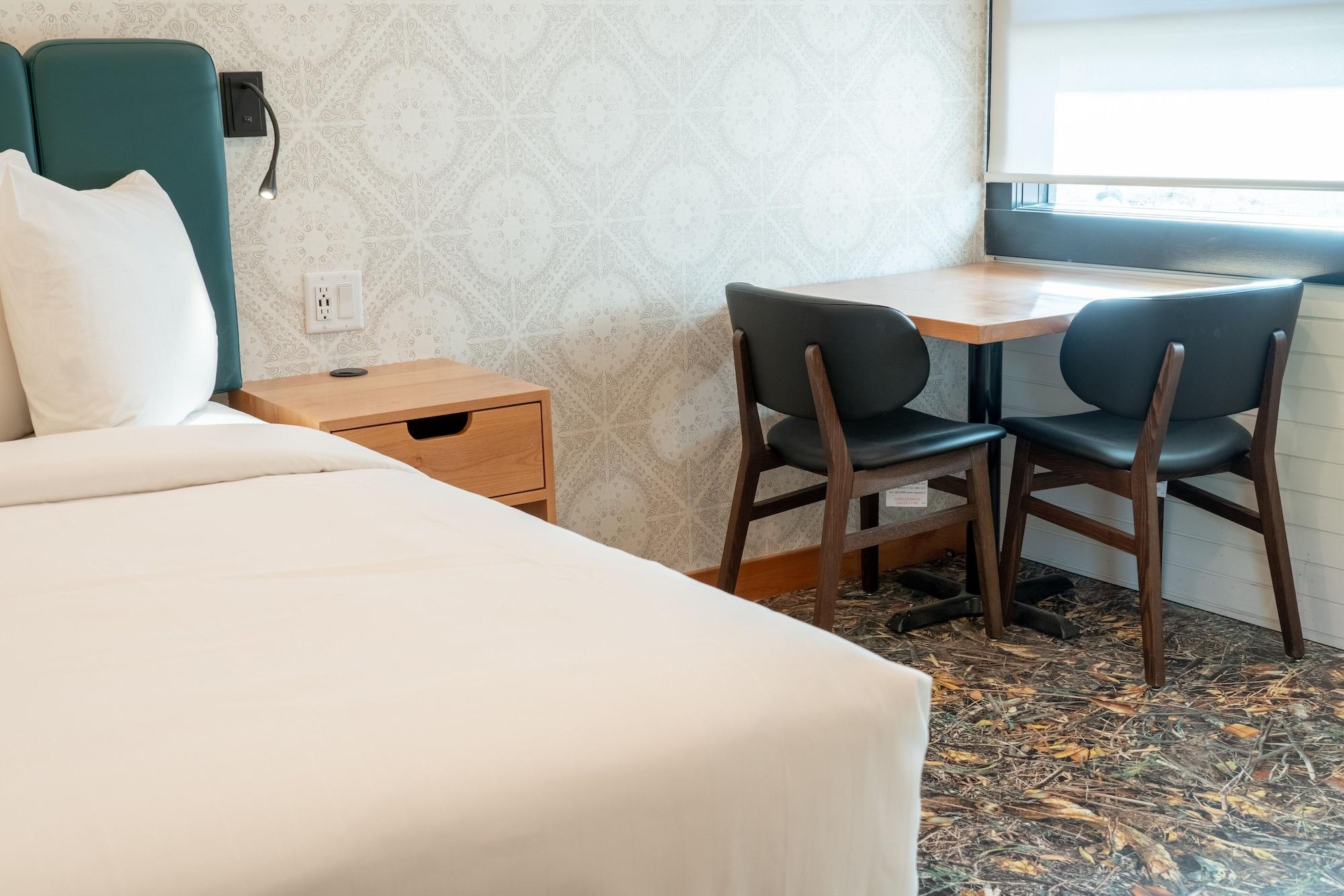 The Dorothy Motel バンフ エクステリア 写真