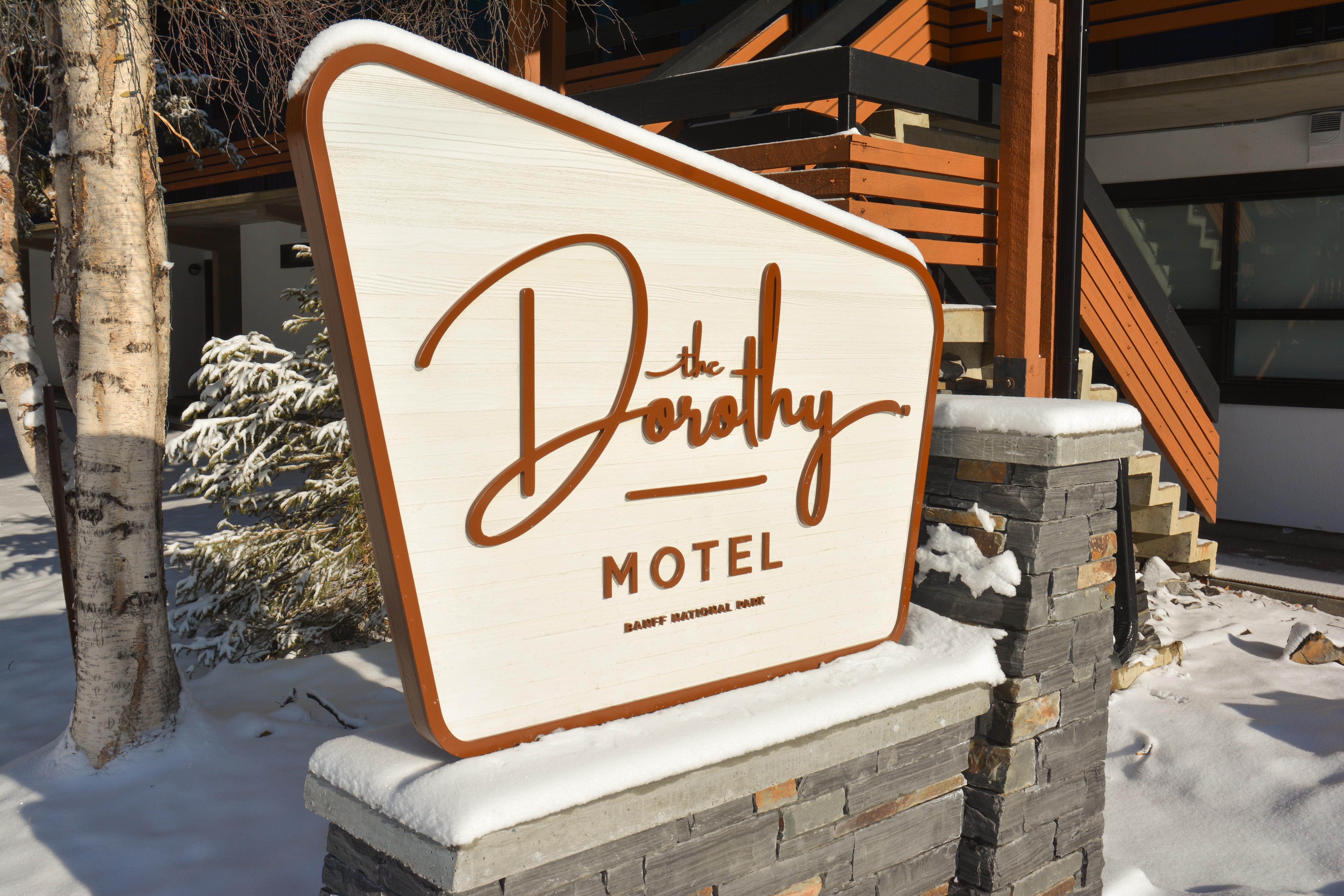 The Dorothy Motel バンフ エクステリア 写真